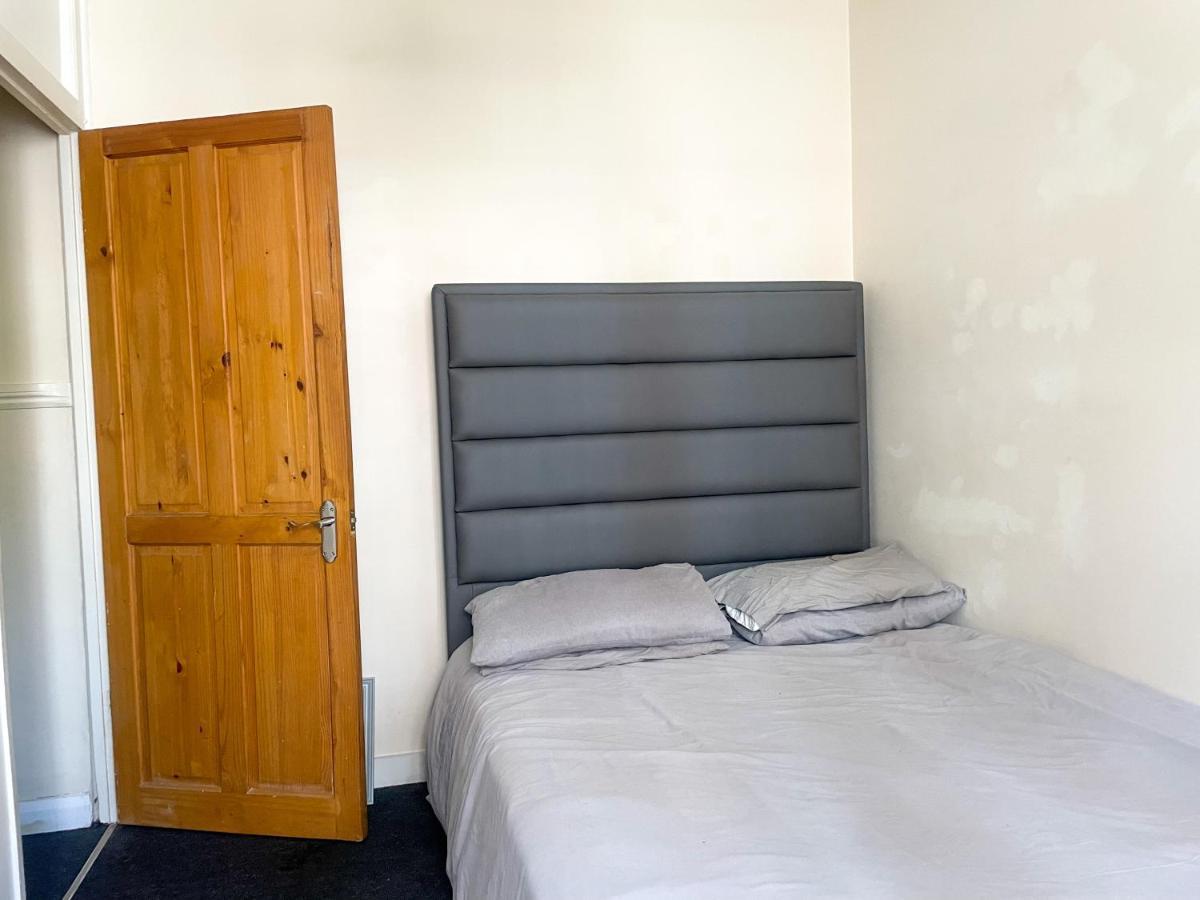 Ferienwohnung Flat 76 Felbridge House London Exterior foto